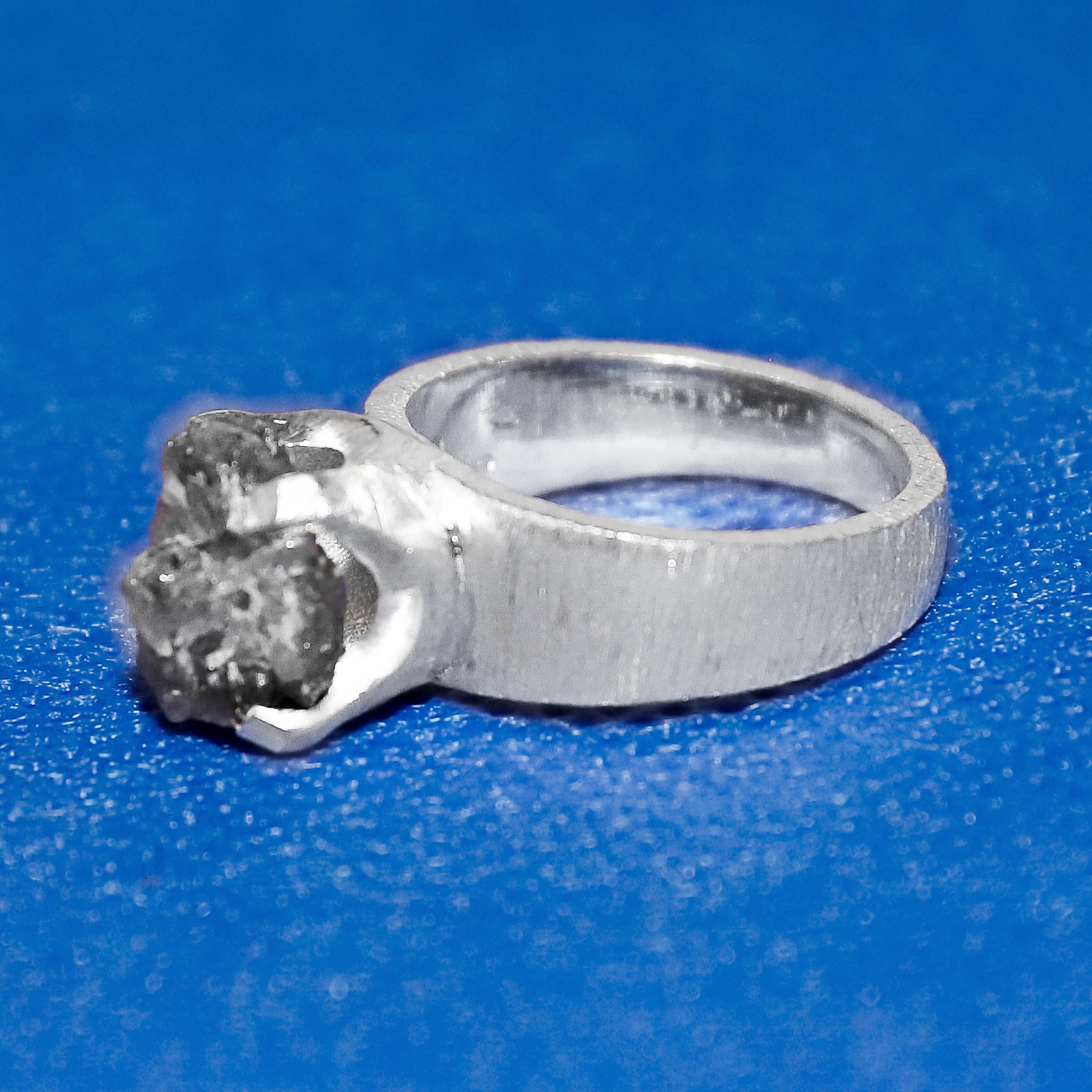 Surový diamant (vel. 57)