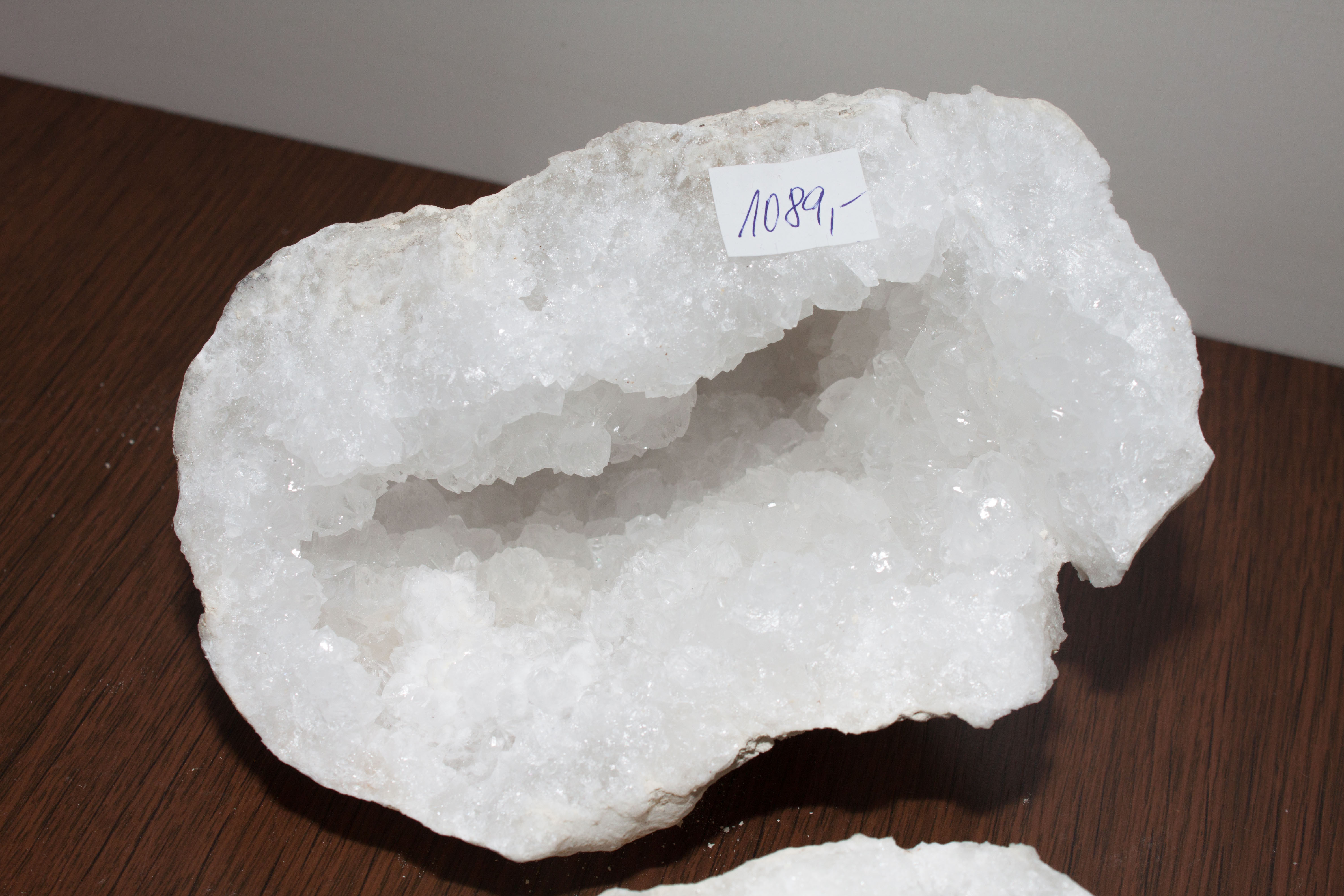 Křišťál - geody - 16 cm